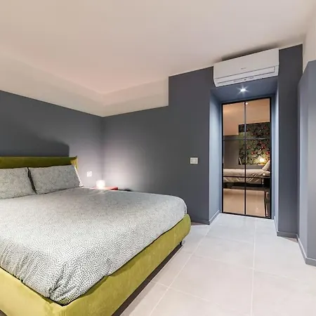 Imbriani Urban Loft Apartment *